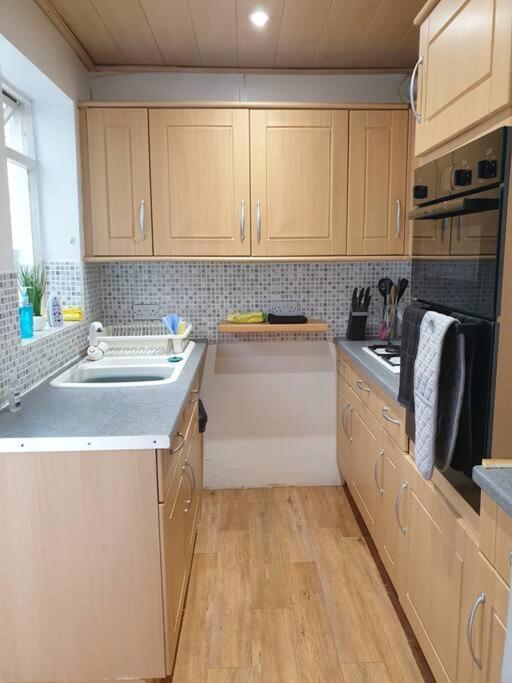City Townhouse Close To Cafes And Restaurants Норвич Экстерьер фото