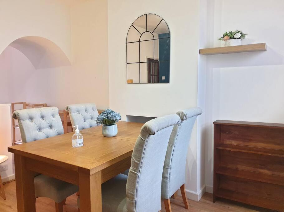 City Townhouse Close To Cafes And Restaurants Норвич Экстерьер фото