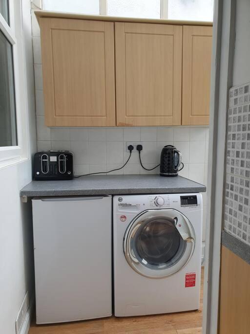 City Townhouse Close To Cafes And Restaurants Норвич Экстерьер фото